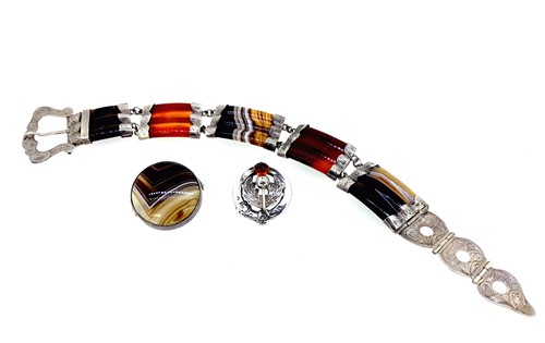 Lot 1 - An agate bracelet and two brooches in the Scottish style