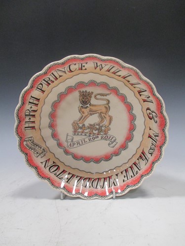 Lot 19 - An Emma Bridgewater pedestal bowl to...