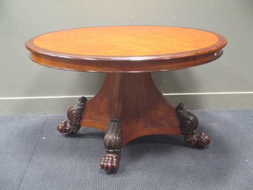 Lot 446 - A William IV satinwood tilt-top breakfast...