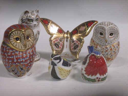 Lot 47 - Six Royal Crown Derby bird/animal paperweights...