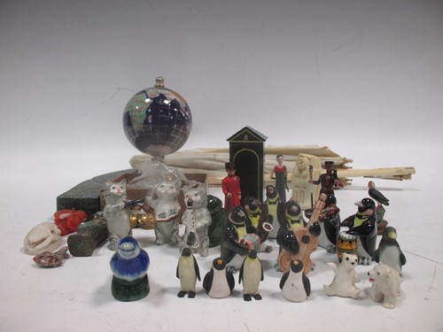 Lot 114 - Various miniature ornaments, figures and...