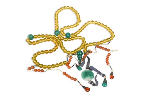Lot 390 - A Chinese Court Necklace, 20th century