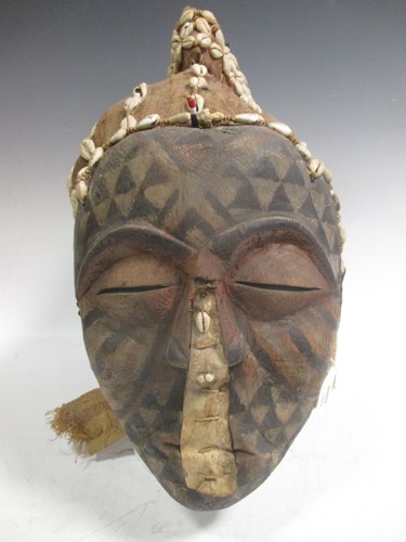 Lot 47 - A Kuba mask See The Sainsbury Collection for a...
