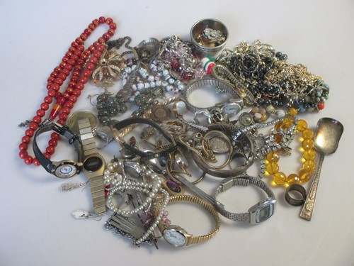 Lot 165 - Collection of costume jewellery, watches and...