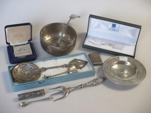 Lot 167 - A silver bowl, armada dish, money clip and key...