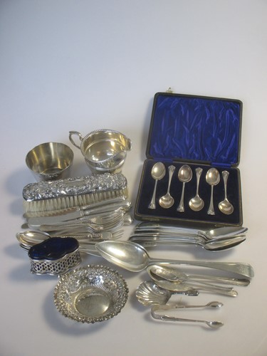 Lot 179 - A quantity of silverware including flatware, a...