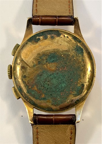 Lot 232 - Chronographe Suisse - A gentleman's Swiss 18ct gold 'up and down' chronograph wristwatch