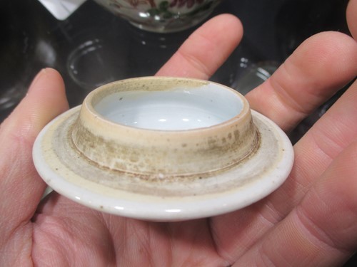 Lot 12 - An 18th century Chinese tea pot, 13.5cm high...