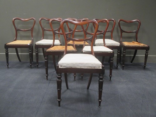 Lot 402 - A set of eight William IV rosewood dining...