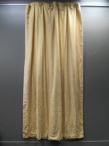 Lot 578 - A single foliate pattern lined yellow damask...