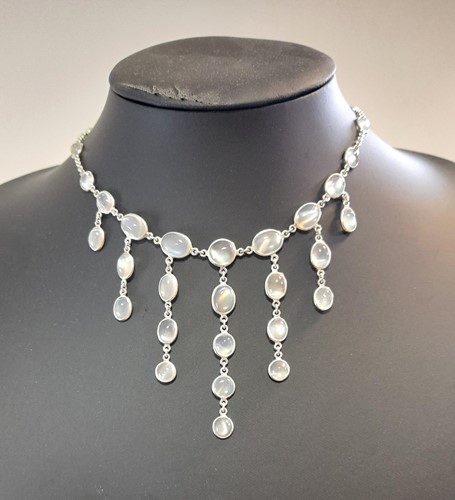 Lot 43 - A modern moonstone fringe necklace