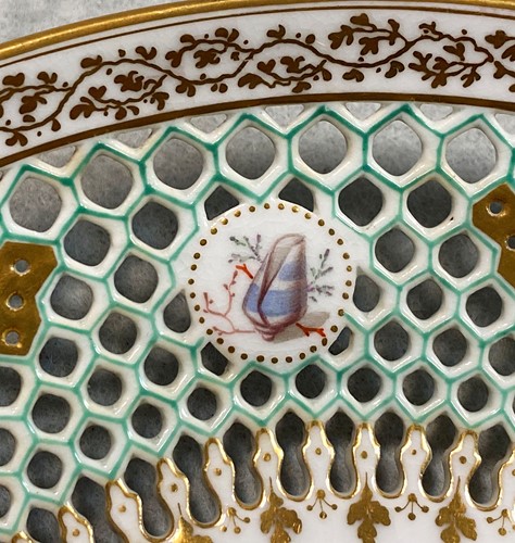 Lot 293 - A Royal Worcester Kerr & Binns cabinet plate, in the manner of George Owen