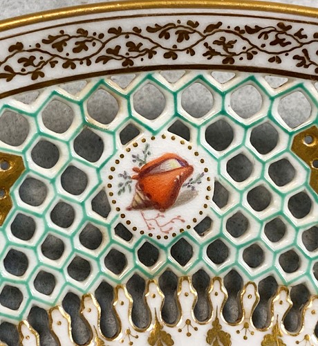 Lot 293 - A Royal Worcester Kerr & Binns cabinet plate, in the manner of George Owen