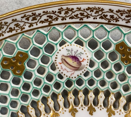 Lot 293 - A Royal Worcester Kerr & Binns cabinet plate, in the manner of George Owen