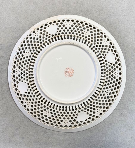Lot 293 - A Royal Worcester Kerr & Binns cabinet plate, in the manner of George Owen