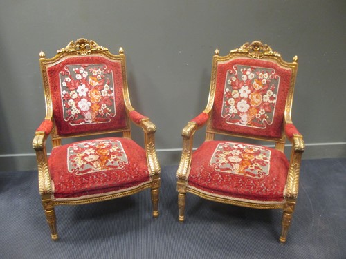 Lot 490 - A pair of Italian style large gilt armchairs,...