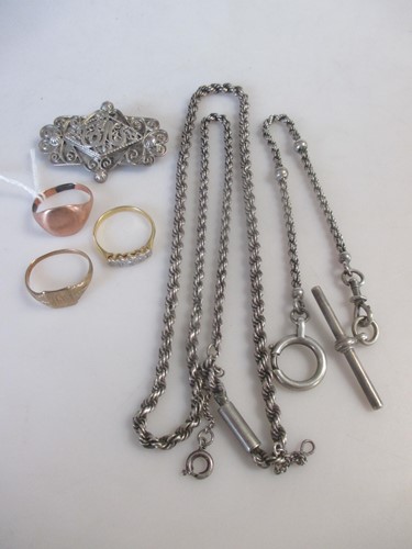 Lot 150 - Two 9ct signet rings 4.6g and a 5 stone...