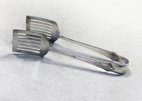 Lot 380 - A pair of Edward VII serving tongs