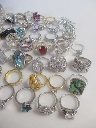 Lot 162 - A large collection of mainly silver dress...