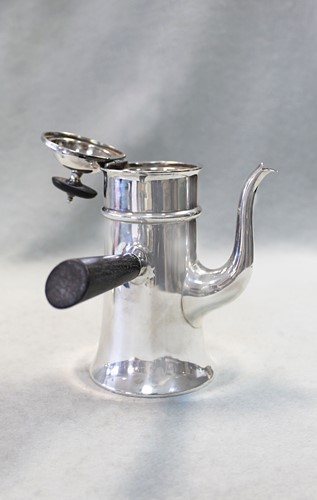Lot 388 - An Edward VII silver 2 piece cafe au lait set