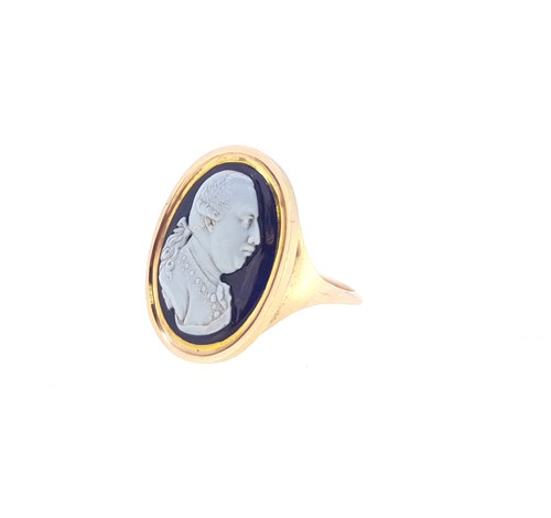 Lot 12 - A cameo ring depicting George III