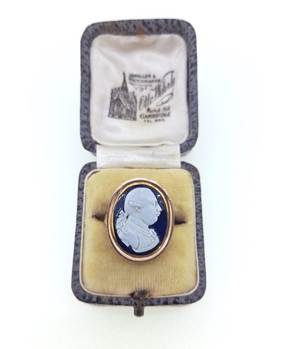 Lot 12 - A cameo ring depicting George III