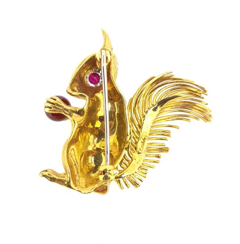 Lot 157 - Kutchinsky - An 18ct gold diamond and ruby set squirrel brooch