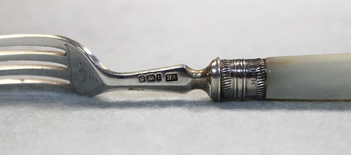 Lot 373 - A cased set of 6 Victorian silver fruit eaters