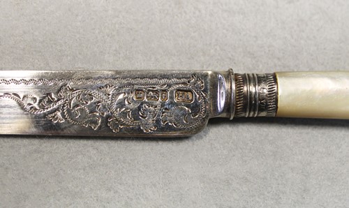 Lot 373 - A cased set of 6 Victorian silver fruit eaters