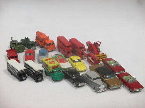 Lot 113 - Various loose diecast models, by Corgi, Dinky,...