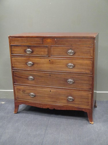Lot 509 - A late George III mahogany chest of drawers,...