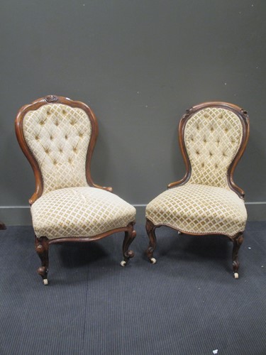 Lot 434 - A Victorian walnut show wood frame, low easy...