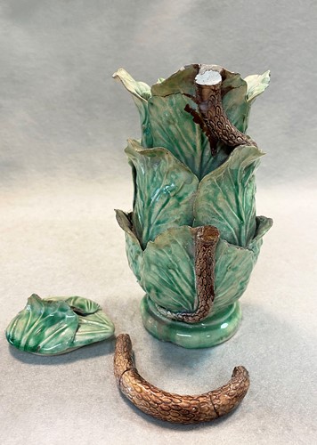 Lot 208 - A Jose Cunha Portuguese Palissy part tea service
