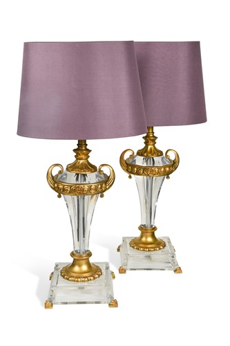 Lot 292 - A pair of contemporary lucite table lamps