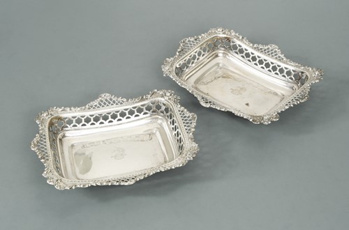 Lot 419 - A pair of Victorian silver sweetmeat dishes