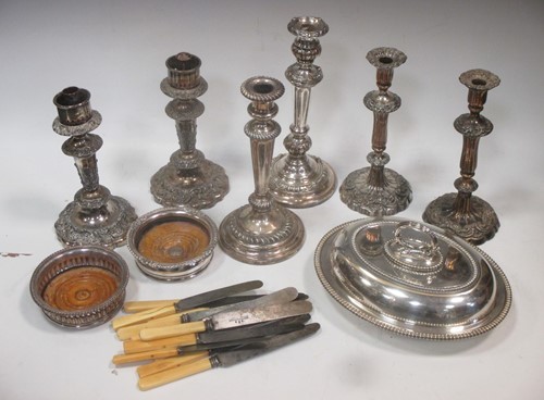 Lot 199 - A small collection of silver plated wares...