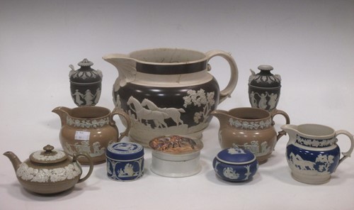 Lot 105 - A pair of Wedgwood parian vases decorated with...