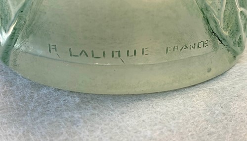 Lot 3 - Laurier, an R. Lalique opalescent and blue stained glass vase