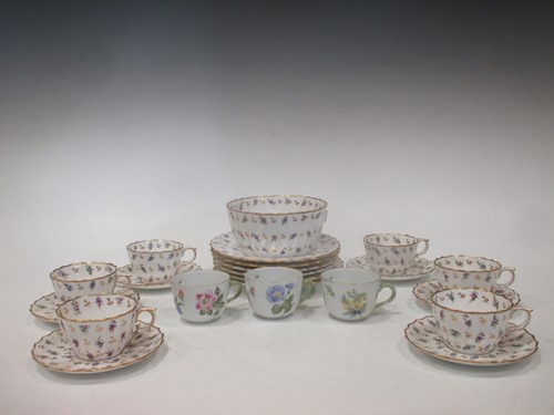 Lot 87 - A Coalport part tea service, a copper lustre...