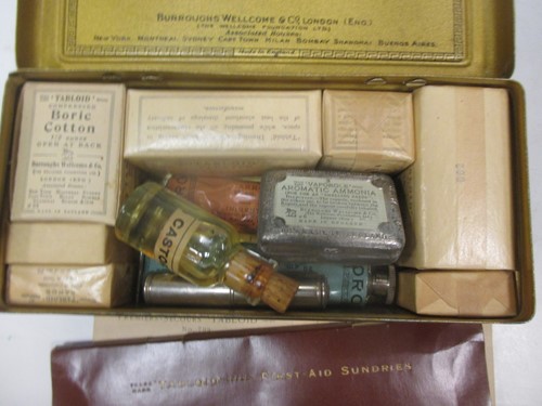 Lot 140 - A Princess Mary Christmas 1914 gift box with...