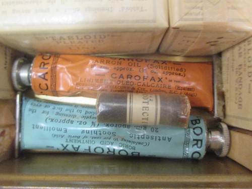Lot 140 - A Princess Mary Christmas 1914 gift box with...