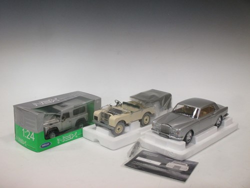 Lot 6 - Three boxed model cars to include: Minichamps,...