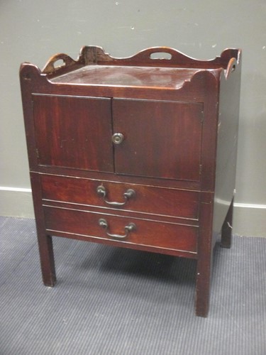 Lot 302 - A large George III mahogany 'tray top' bedside...