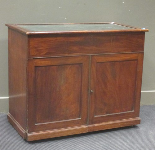Lot 359 - A 19th Century glass top mahogany display...
