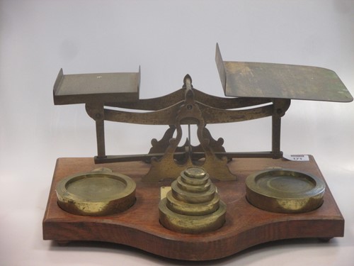 Lot 171 - A set of brass and oak postage scales, circa 1900
