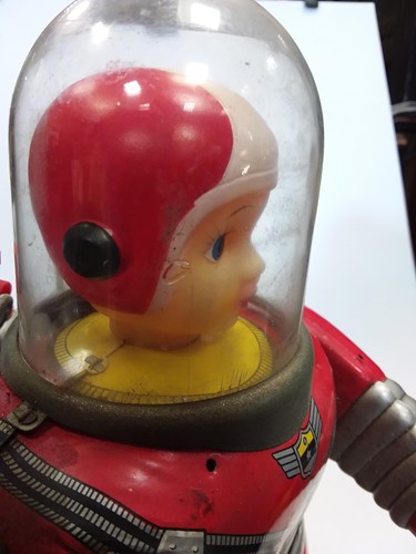 Lot 64 - A Daiya for Cragstan Tinplate Battery operated...