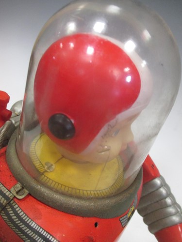 Lot 64 - A Daiya for Cragstan Tinplate Battery operated...
