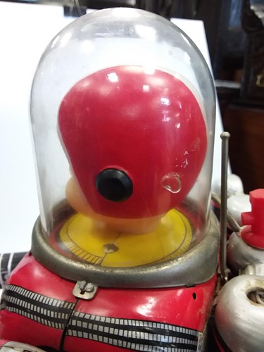 Lot 64 - A Daiya for Cragstan Tinplate Battery operated...