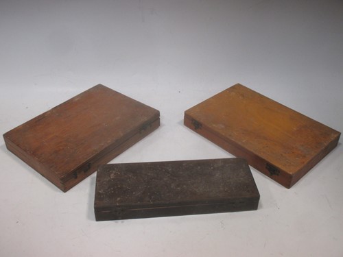 Lot 148 - Three wooden boxes with microscope slides (3)