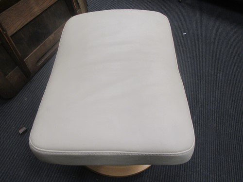 Lot 361 - An EKORNES "stressless" leather recliner with...